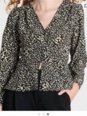 Womens Black and Cream Printed V-Neck Button Blouse XS